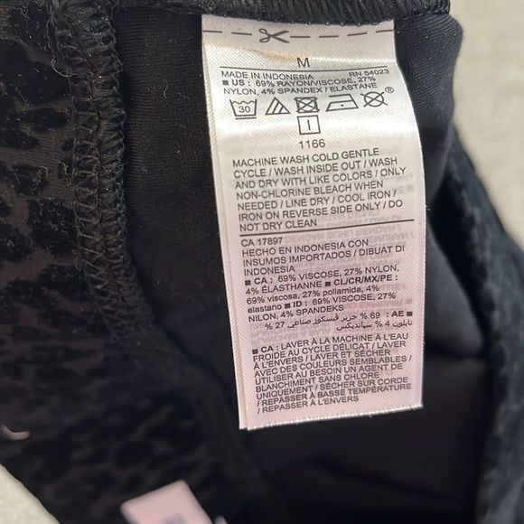 Old Navy Black Cheetah Velvet Skinny Pull On Stevie High Rise Pants - Size M - Picture 6 of 7